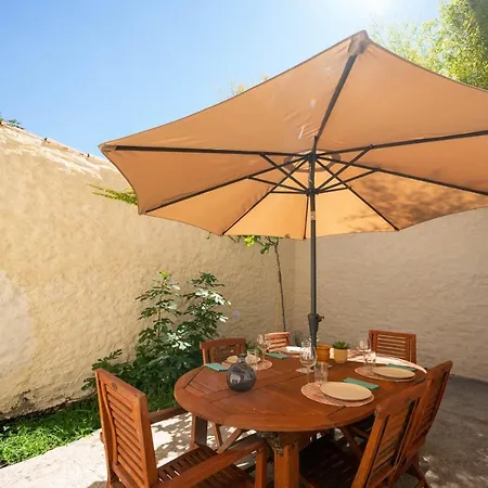 Roma Divine Home Cinema Et Jardin Nîmes Exterior photo