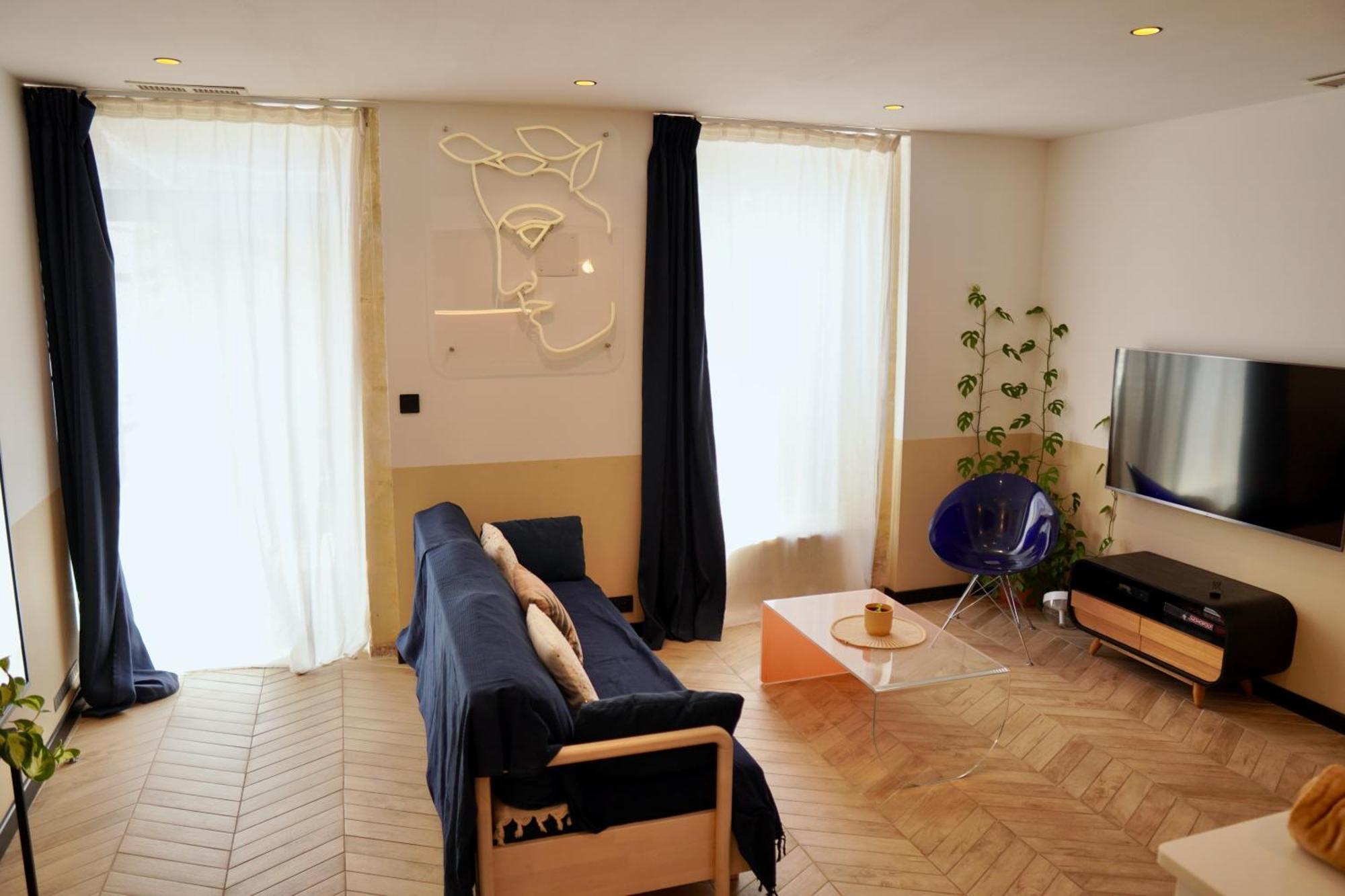 Apartment Roma Divine Cinema Et Jardin Nîmes